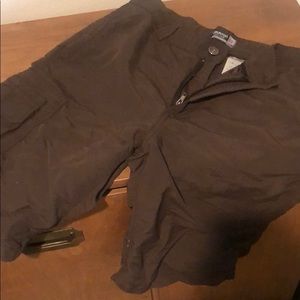 Burton size 32 shorts